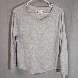 Live Love Lounge Gray Sweater Size M